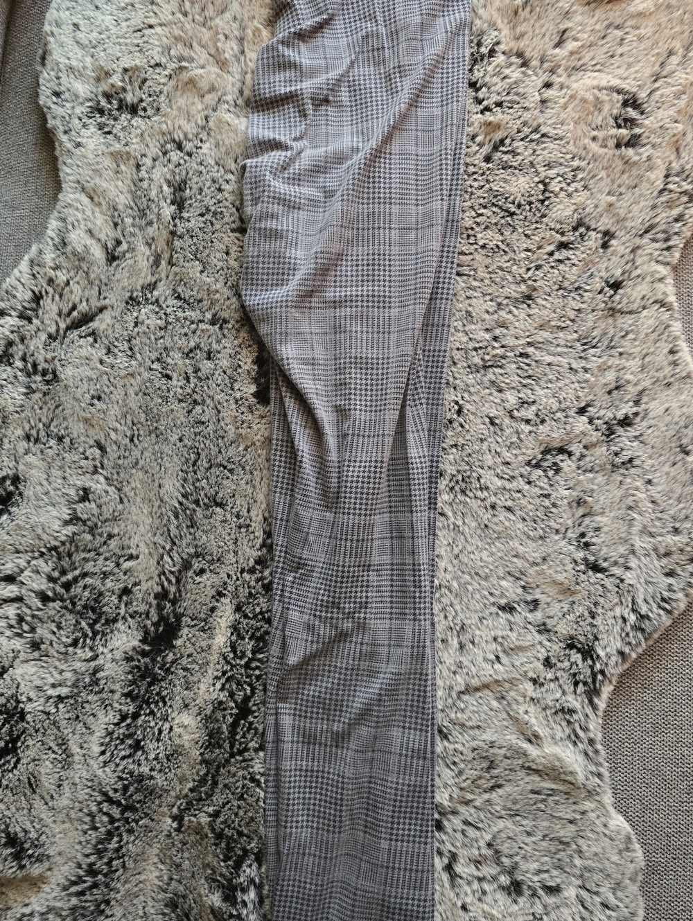 Houndstooth Patterned Pants - Picture 3 of 3
